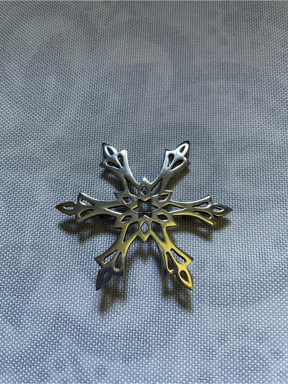 Silver Snowflake Filigree Brooch